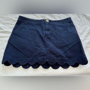 LILLY PULITZER Navy Blue Skirt Waffle Texture, 4 Pockets, Scalloped Hem Size 4